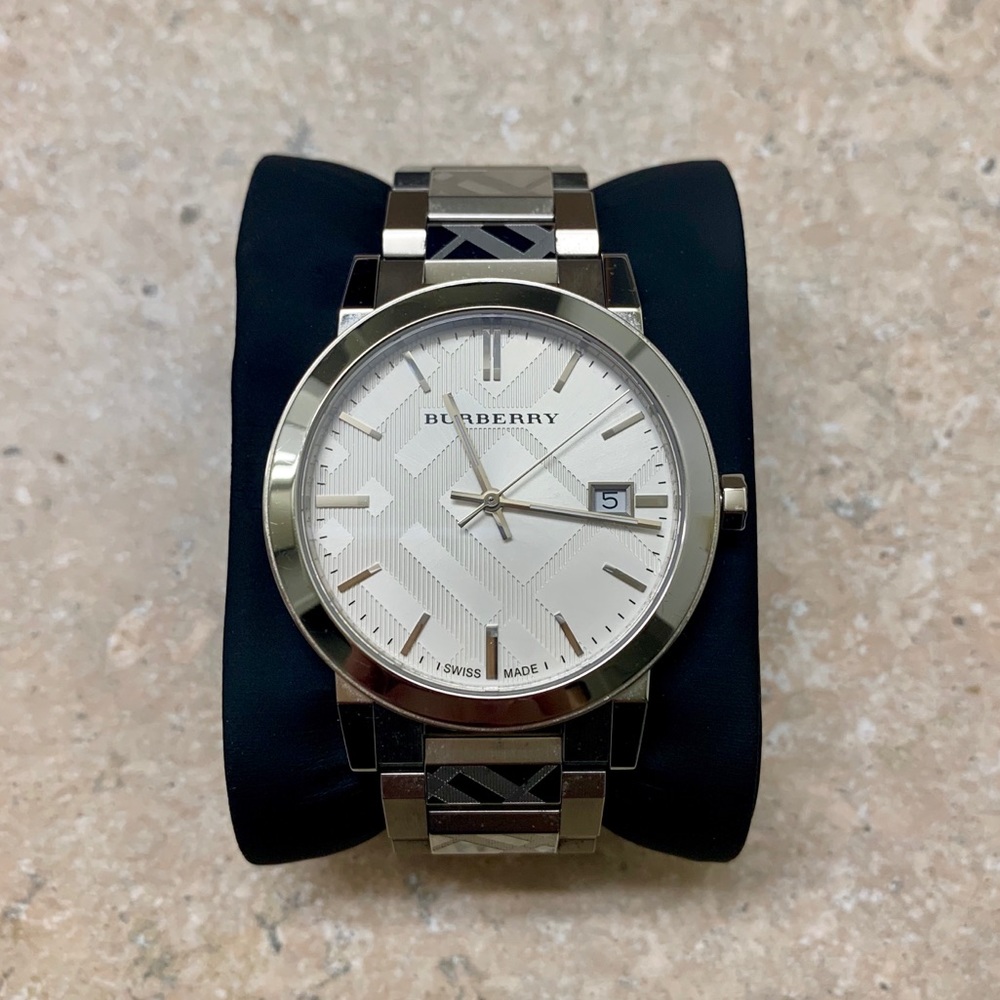 Burberry Unisex Stainless Steel Bracelet 38mm Dial